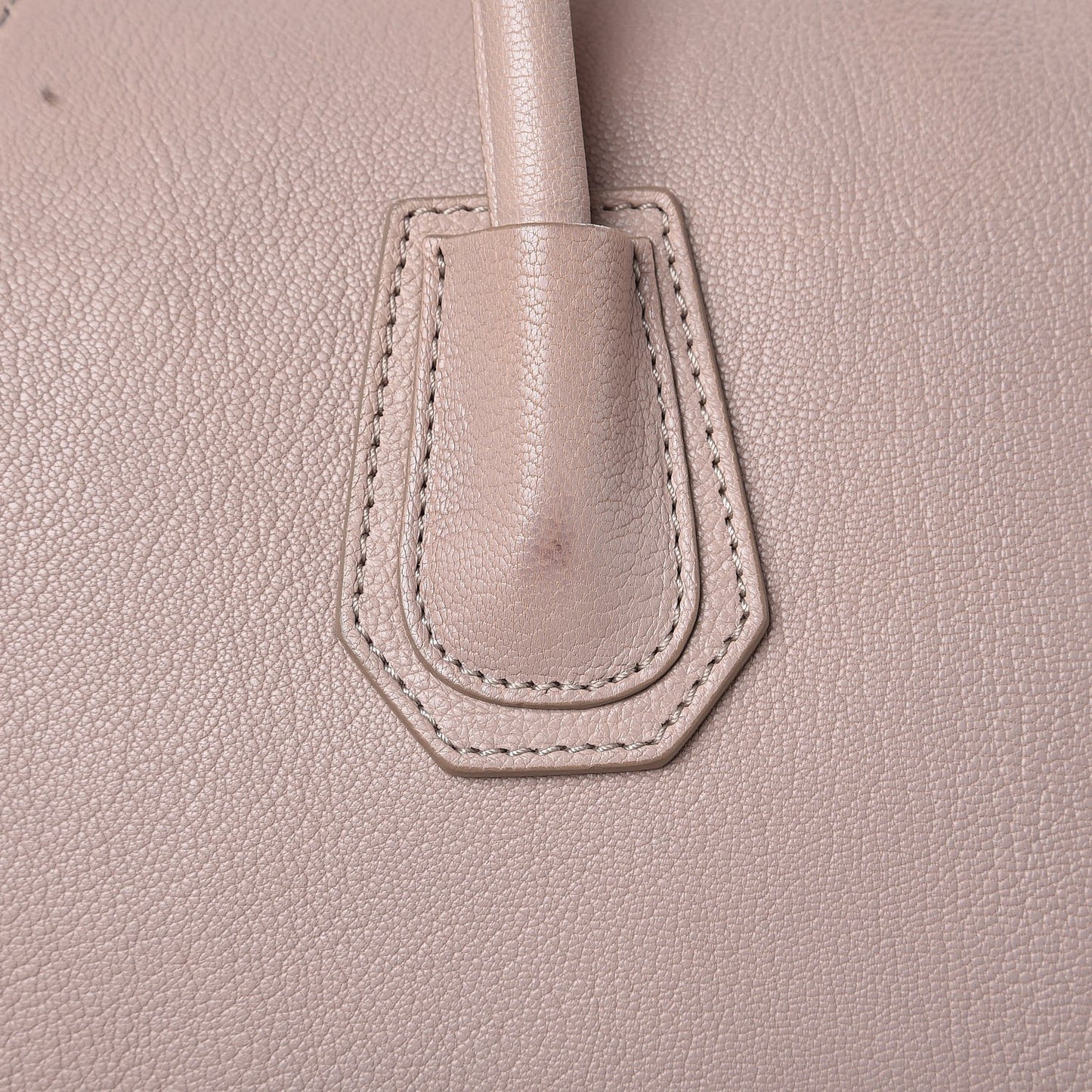 Sugar Goatskin Medium Antigona Mastic