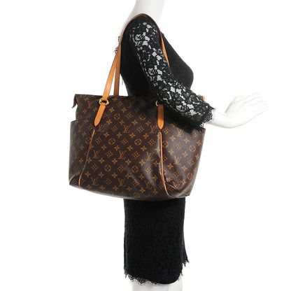 Louis Vuitton Monogram Totally MM 2 of 9