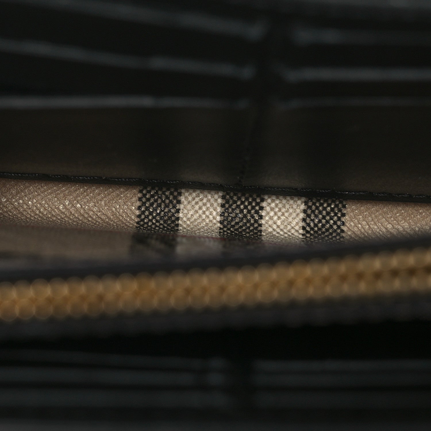 Burberry Vintage Check Calfskin Halton Wallet Black 5 of 9