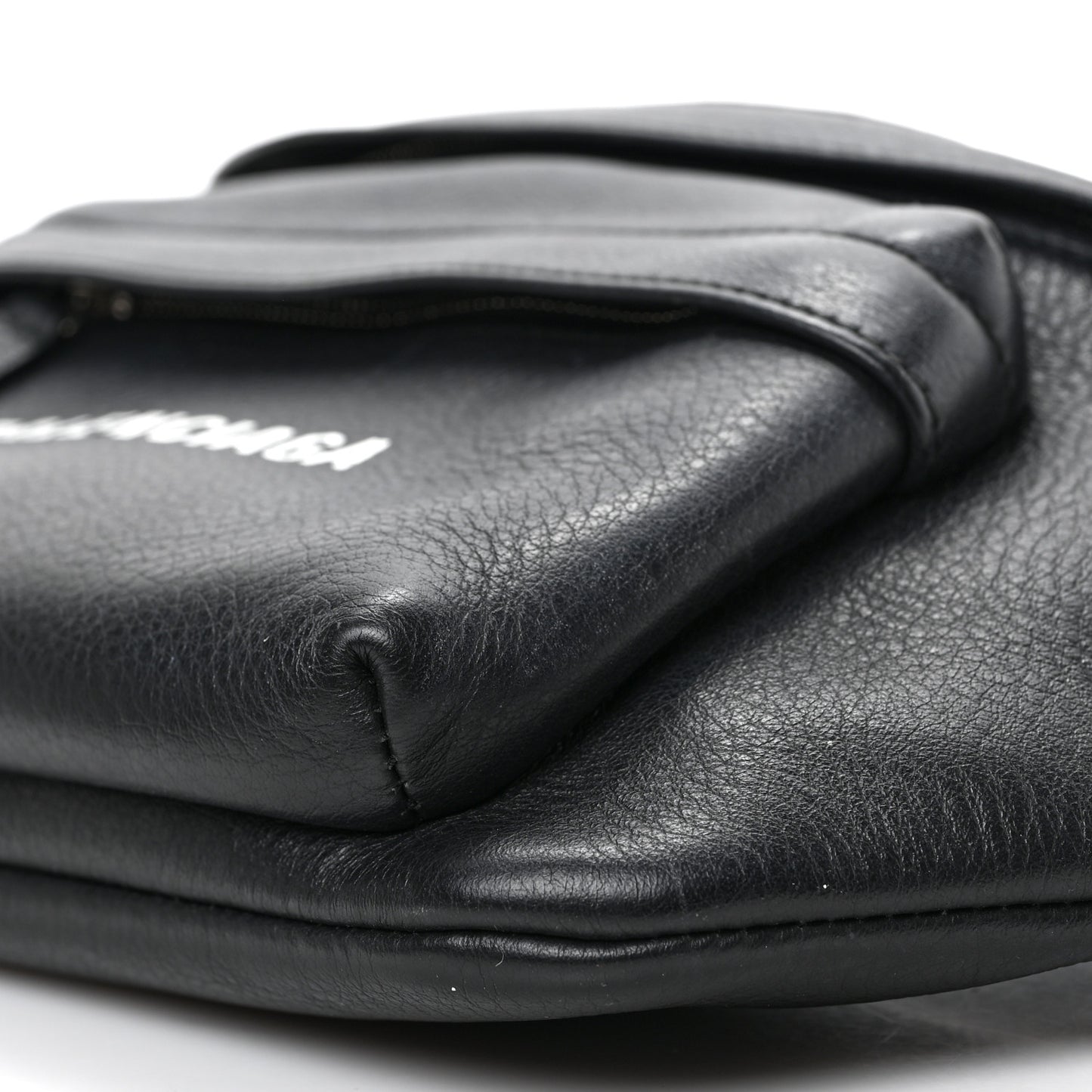 Smooth Calfskin Logo Everyday Beltpack XS Black White
