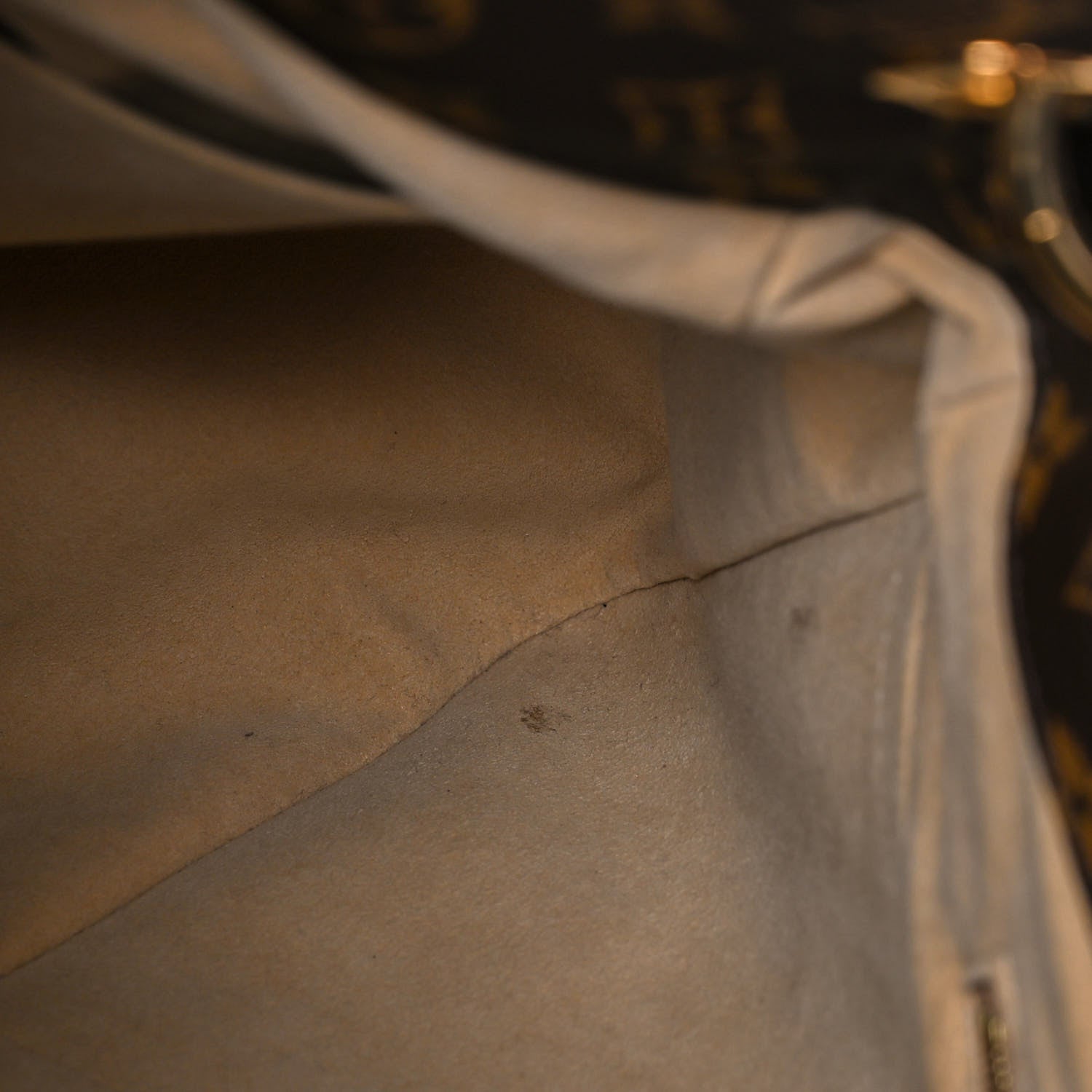 Louis Vuitton Monogram Artsy MM 11 of 12