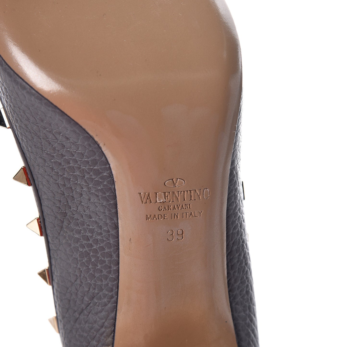 Pebbled Calfskin Rockstud 85mm Pumps 39 Light Stone