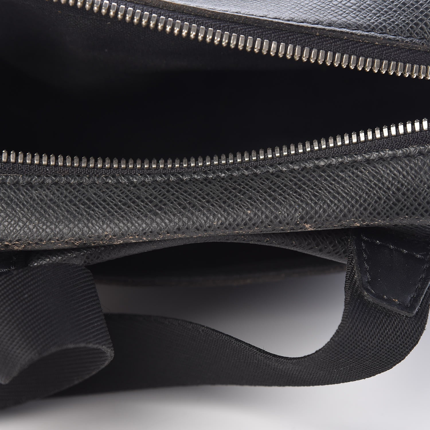 Louis Vuitton Taiga Sayan Epicea 12 of 21