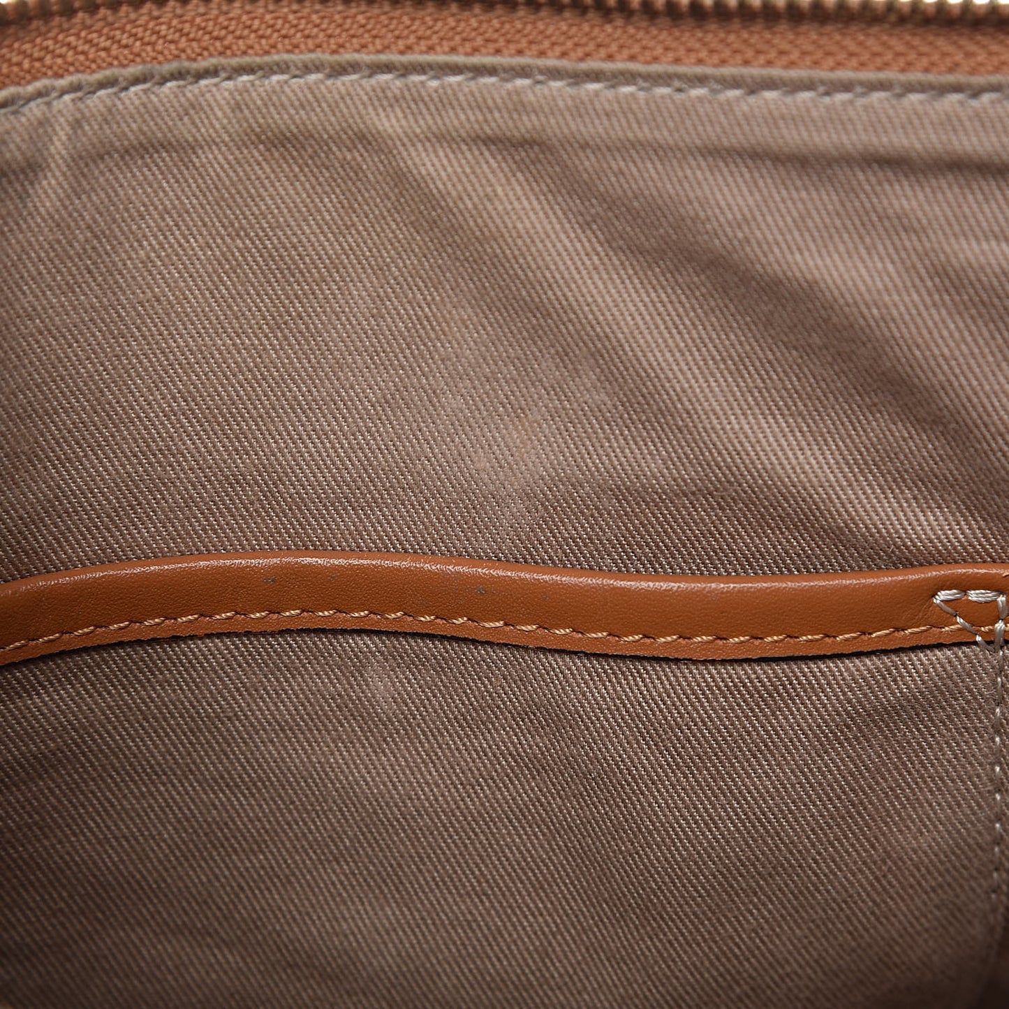 Visetos Medium Crossbody Pouch Cognac