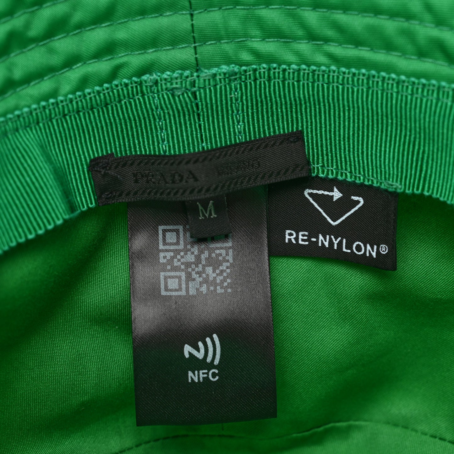Re-Nylon Triangle Womens Bucket Hat M Menta