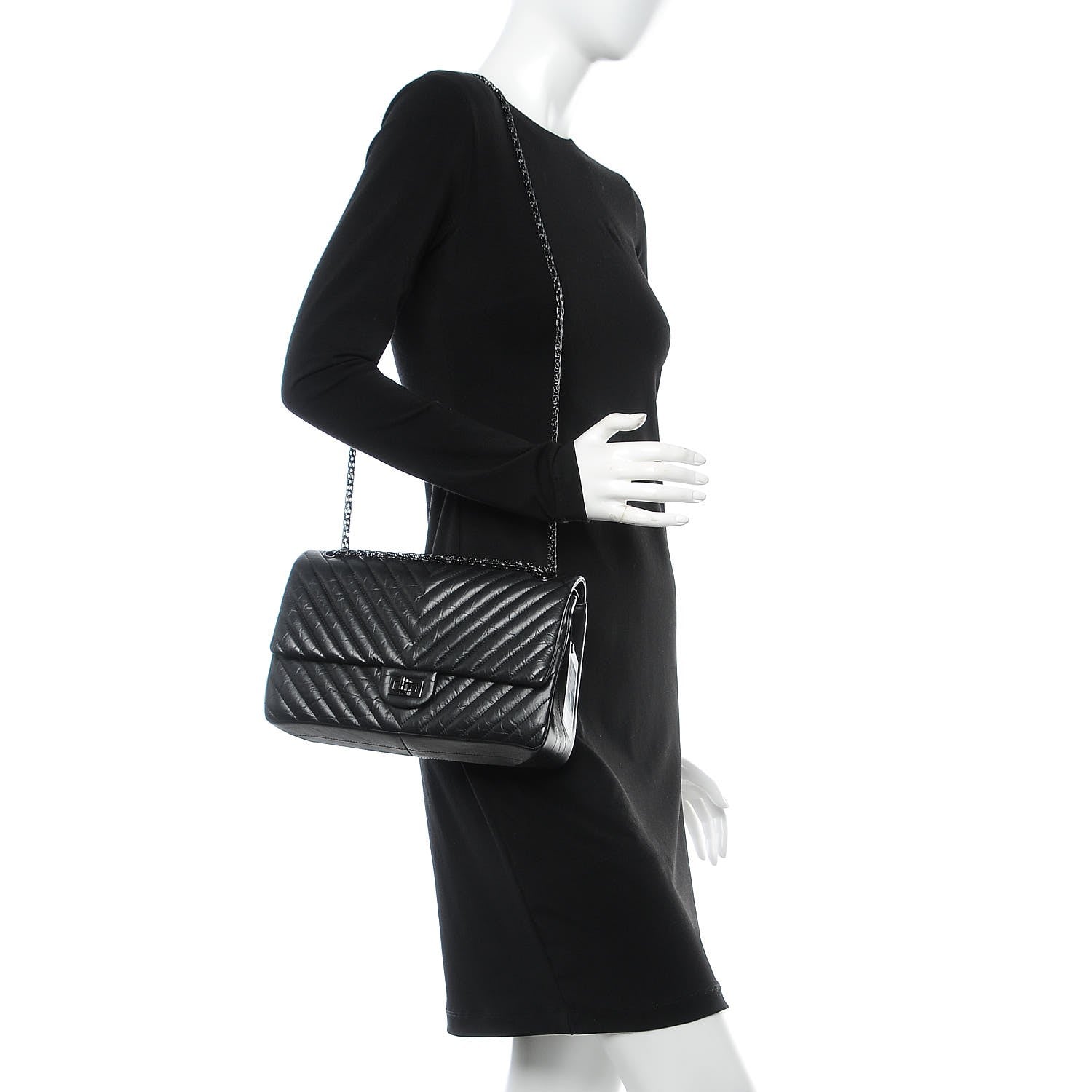 Chanel Aged Calfskin Chevron 2.55 Reissue 226 So Black 3 of 10