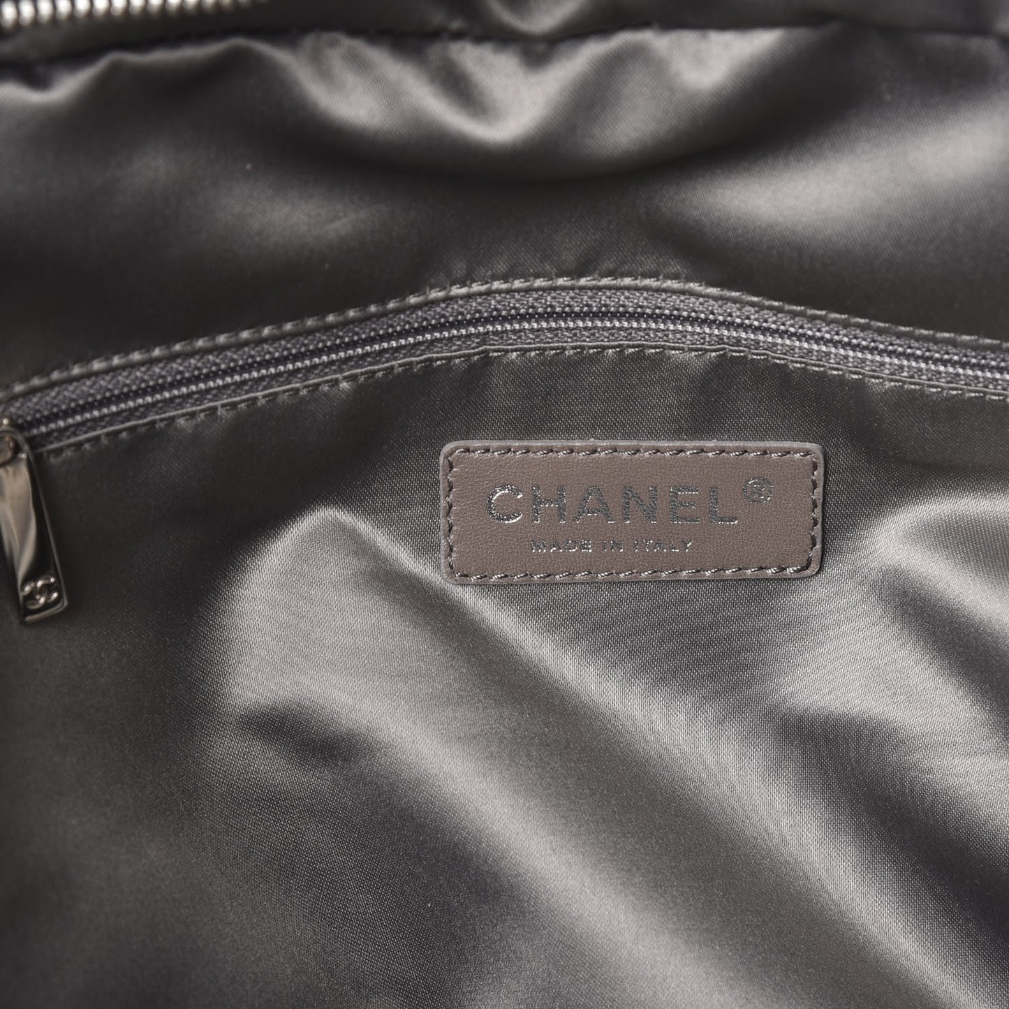 Glazed Caviar Pocket In The City Tote Black