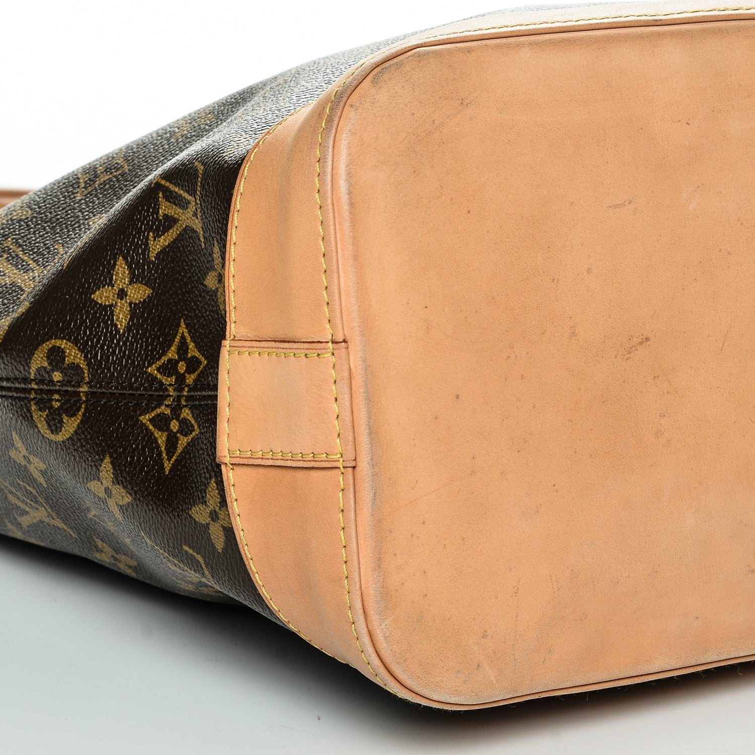 Louis Vuitton Monogram Lockit Vertical 7 of 8