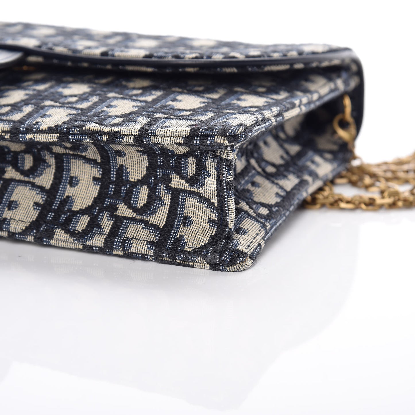 Oblique Saddle Chain Pouch Blue