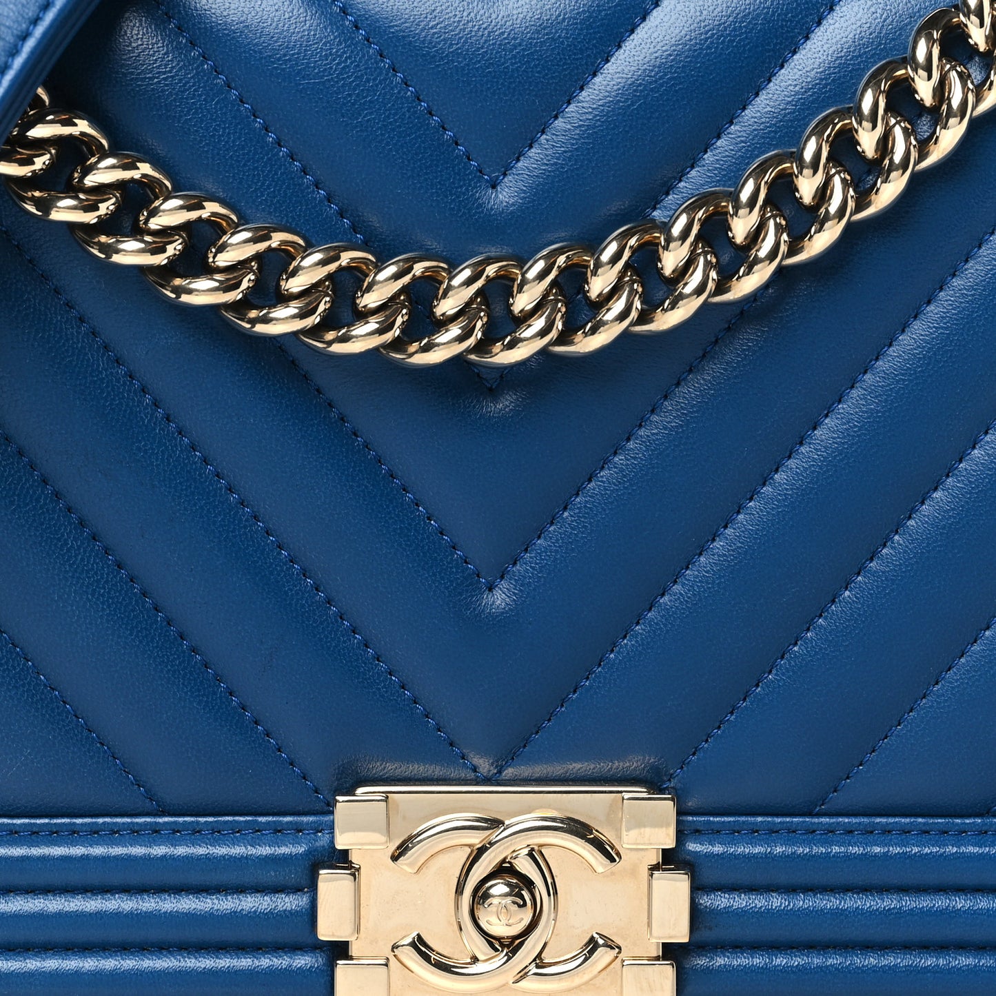 Lambskin Chevron Quilted New Medium Boy Flap Blue