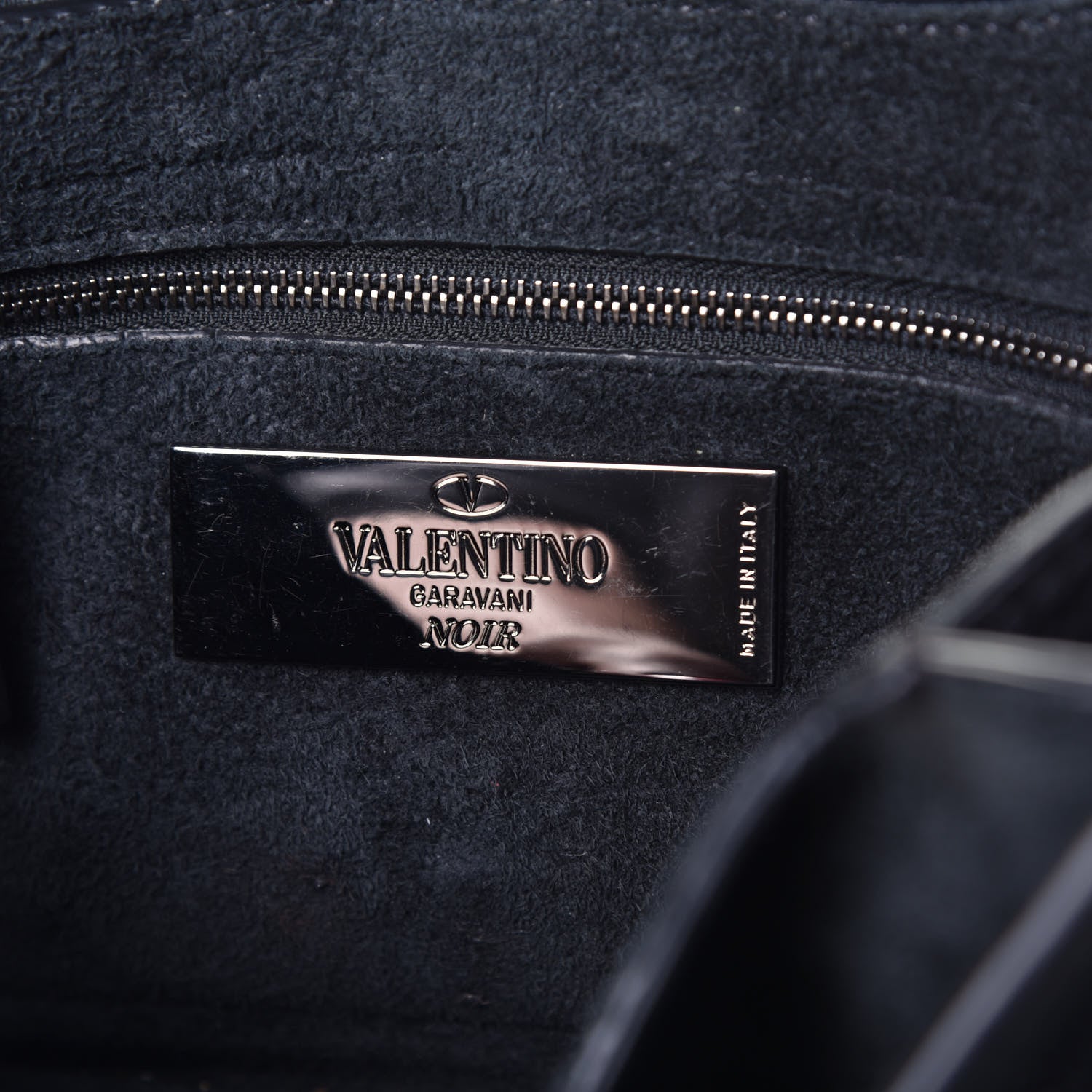 Valentino Garavani Pebbled Calfskin Onyx Medium Rockstud Rolling Flap Saddle Bag Black 5 of 8