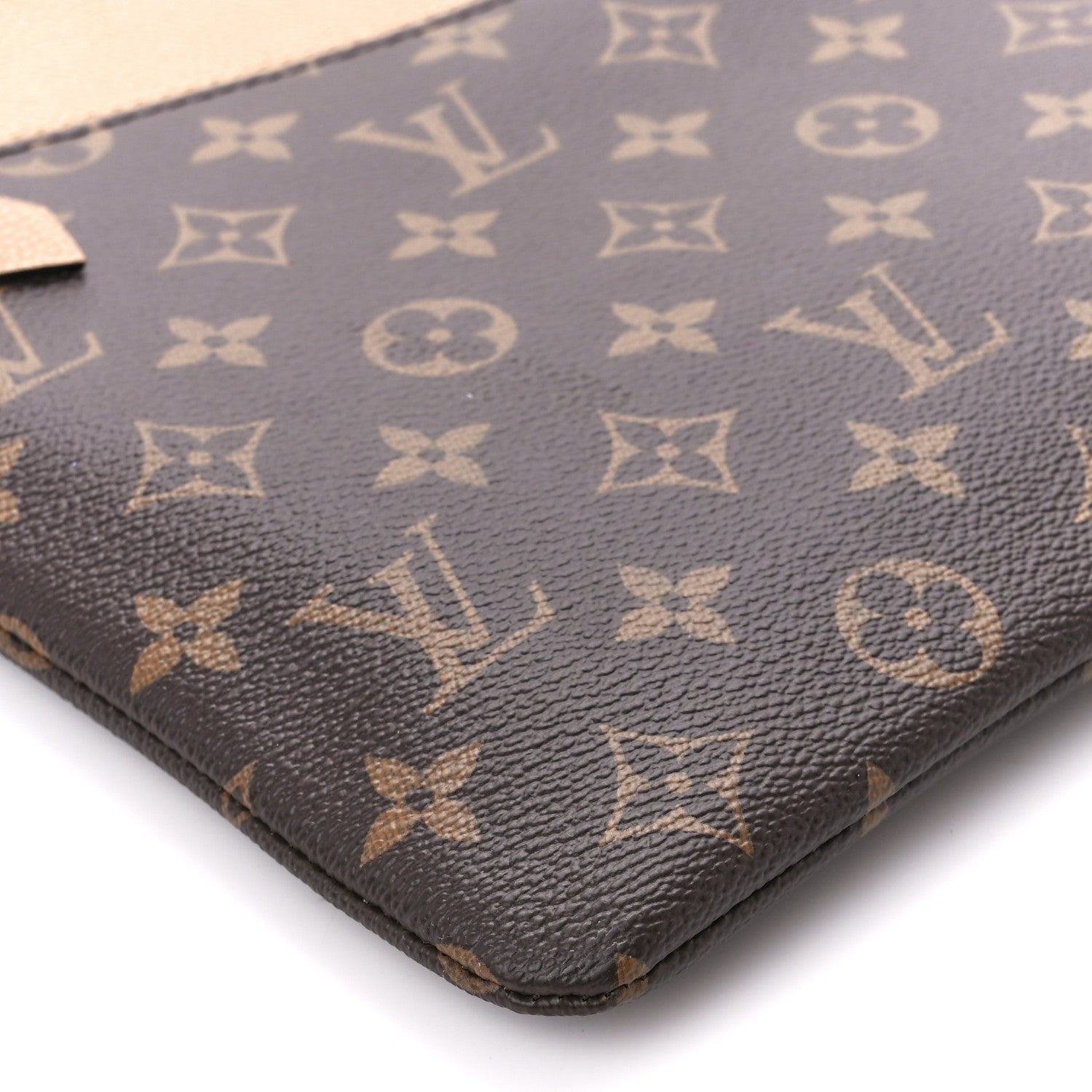 Louis Vuitton Monogram Daily Pouch Sesame 9 of 10