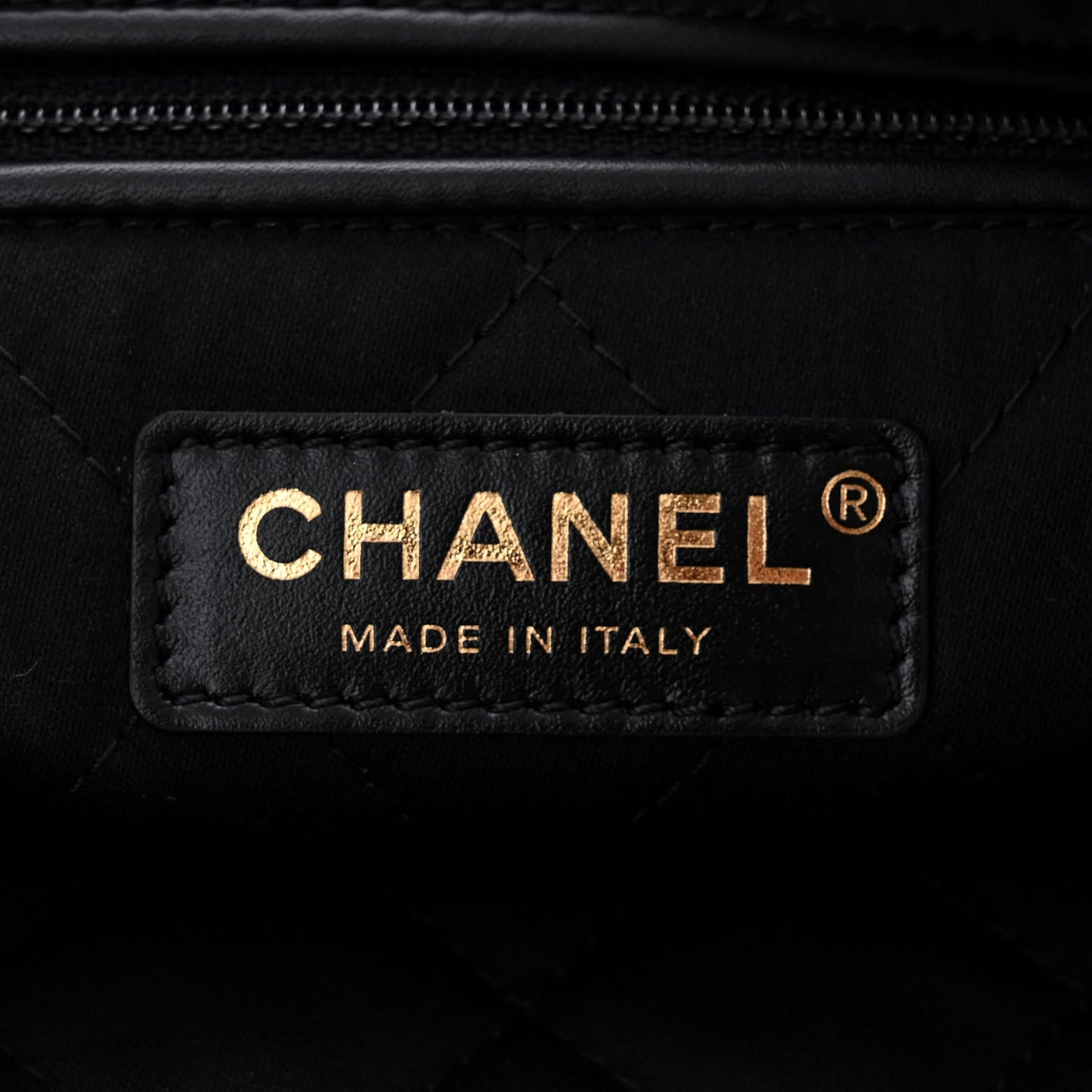 Shiny Calfskin Quilted Chanel 22 Black