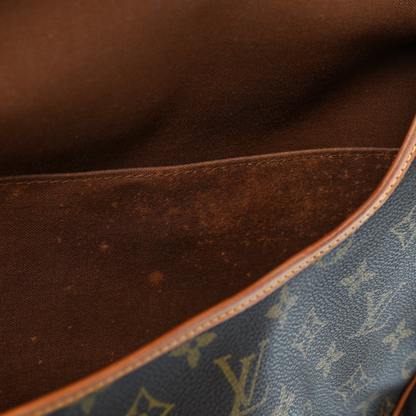 Monogram Saumur 43