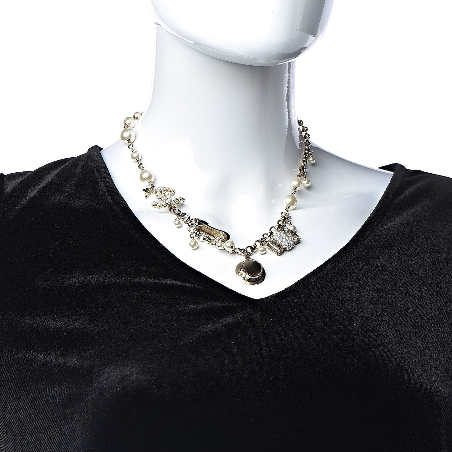 Pearl Charm CC Short Necklace Gold