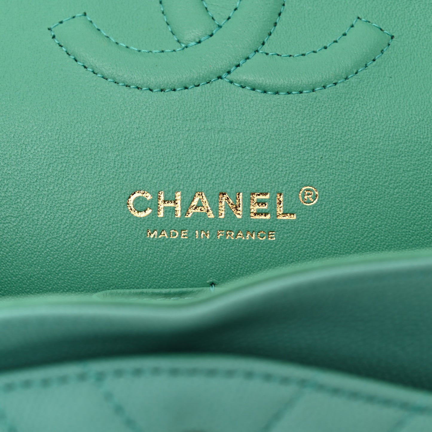 Caviar Flat Chevron Quilted Medium Double Flap Green