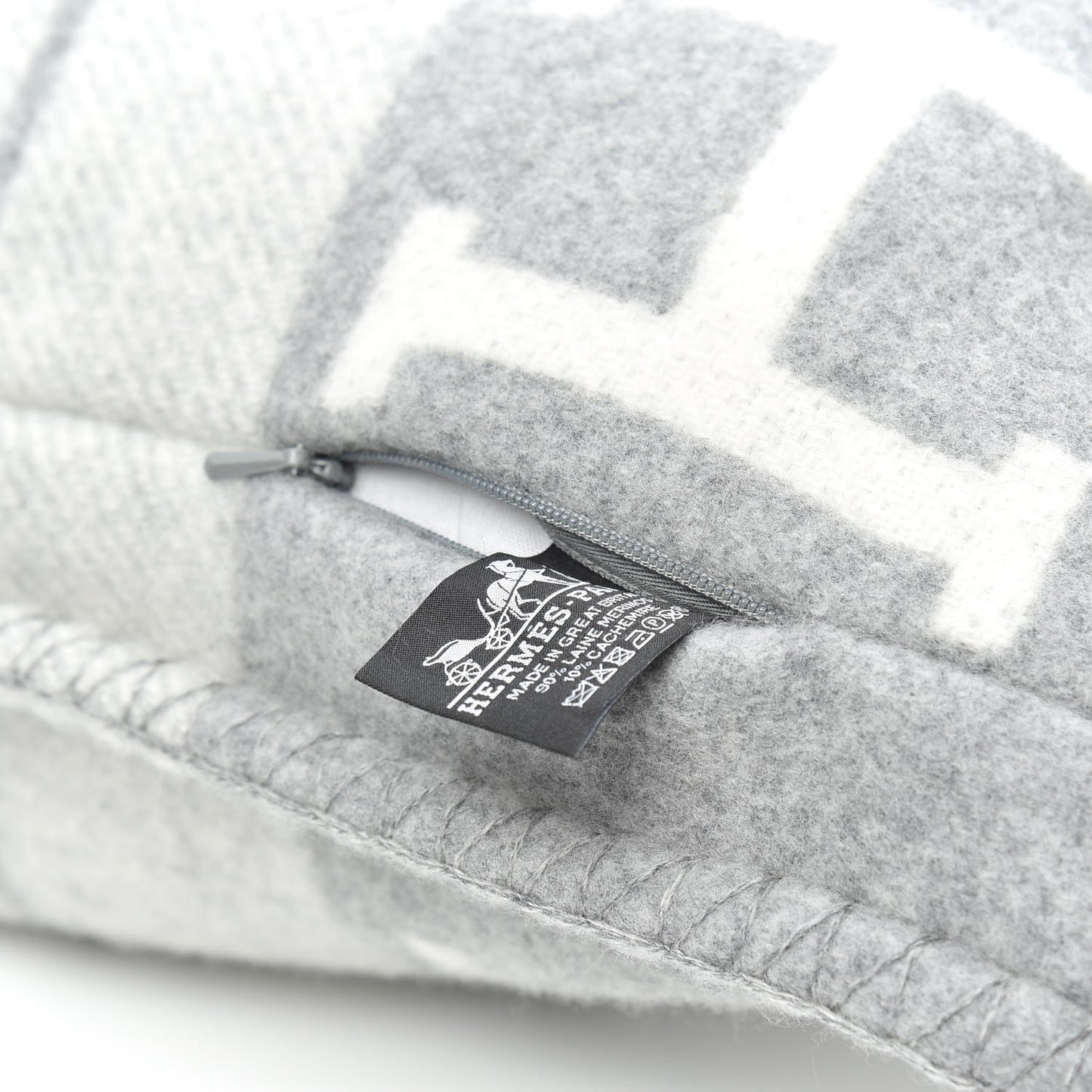 Wool Cashmere Avalon III Pillow PM Ecru Gris Clair