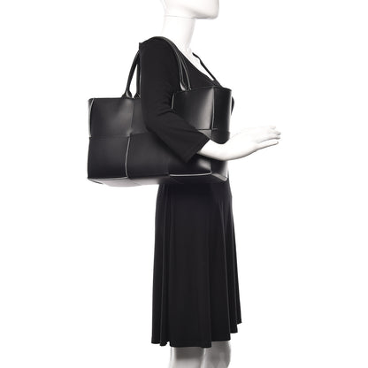 Bottega Veneta Nappa Maxi Intrecciato Medium Arco Tote Black White 2 of 10