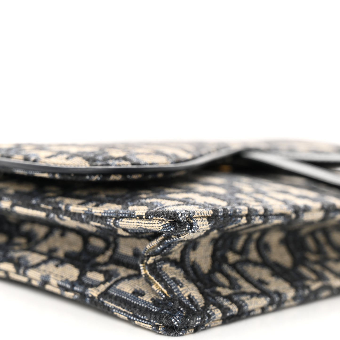 Oblique Saddle Chain Pouch Blue