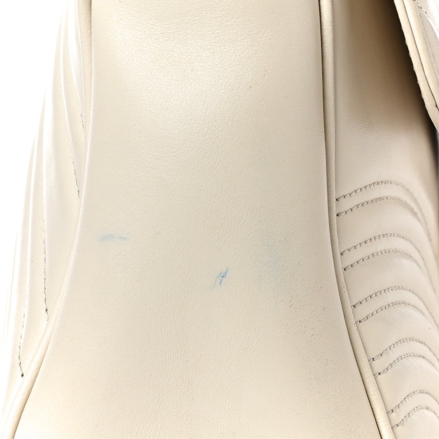 Calfskin Matelasse Small GG Marmont Top Handle Shoulder Bag White