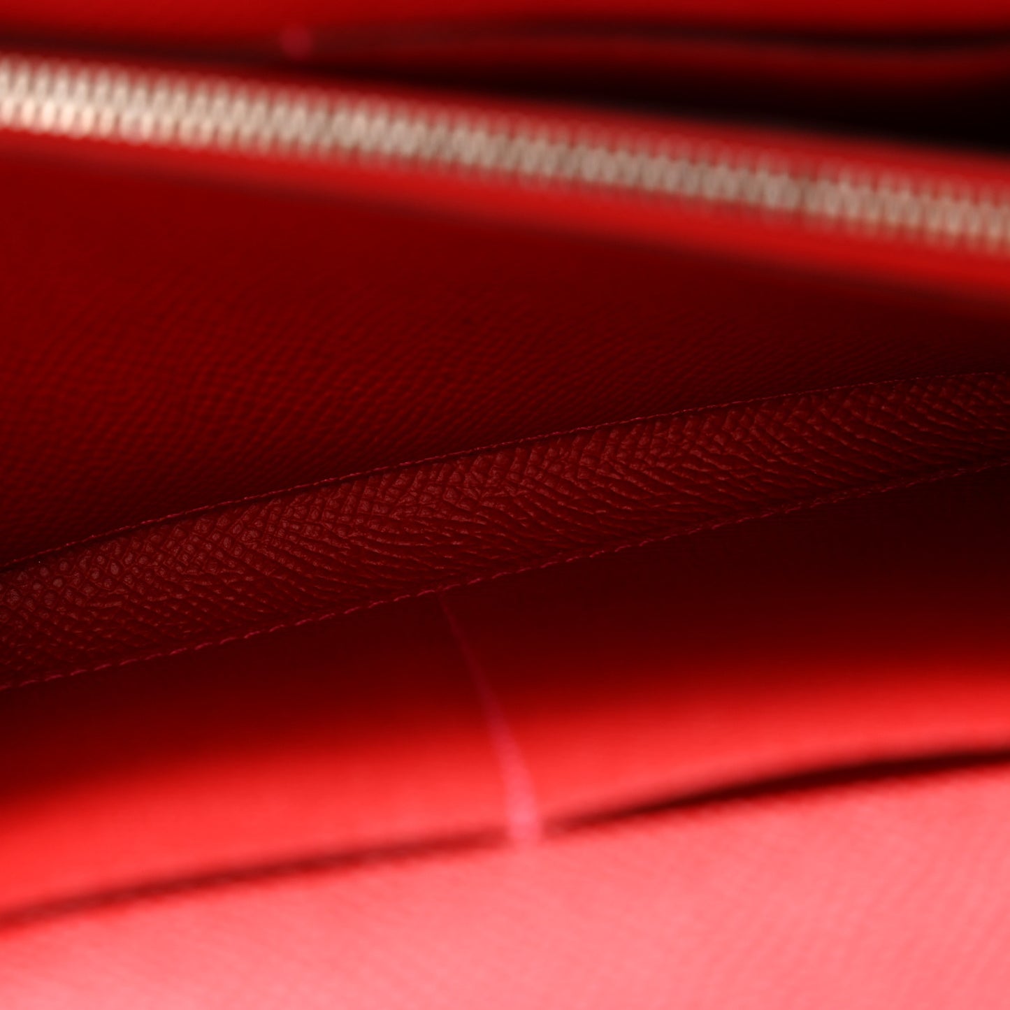 Epsom Kelly Wallet To Go Rouge Casaque