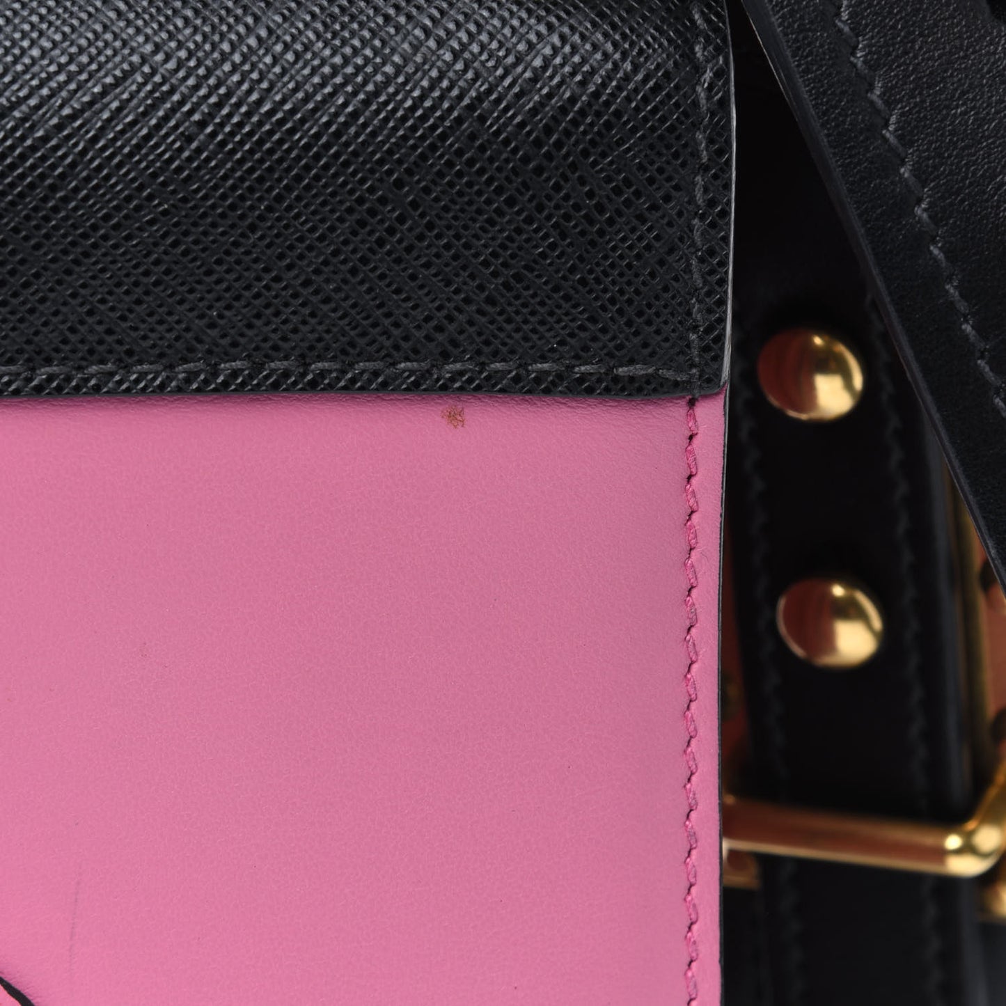 City Calf Saffiano Cahier Bag Geranio Black