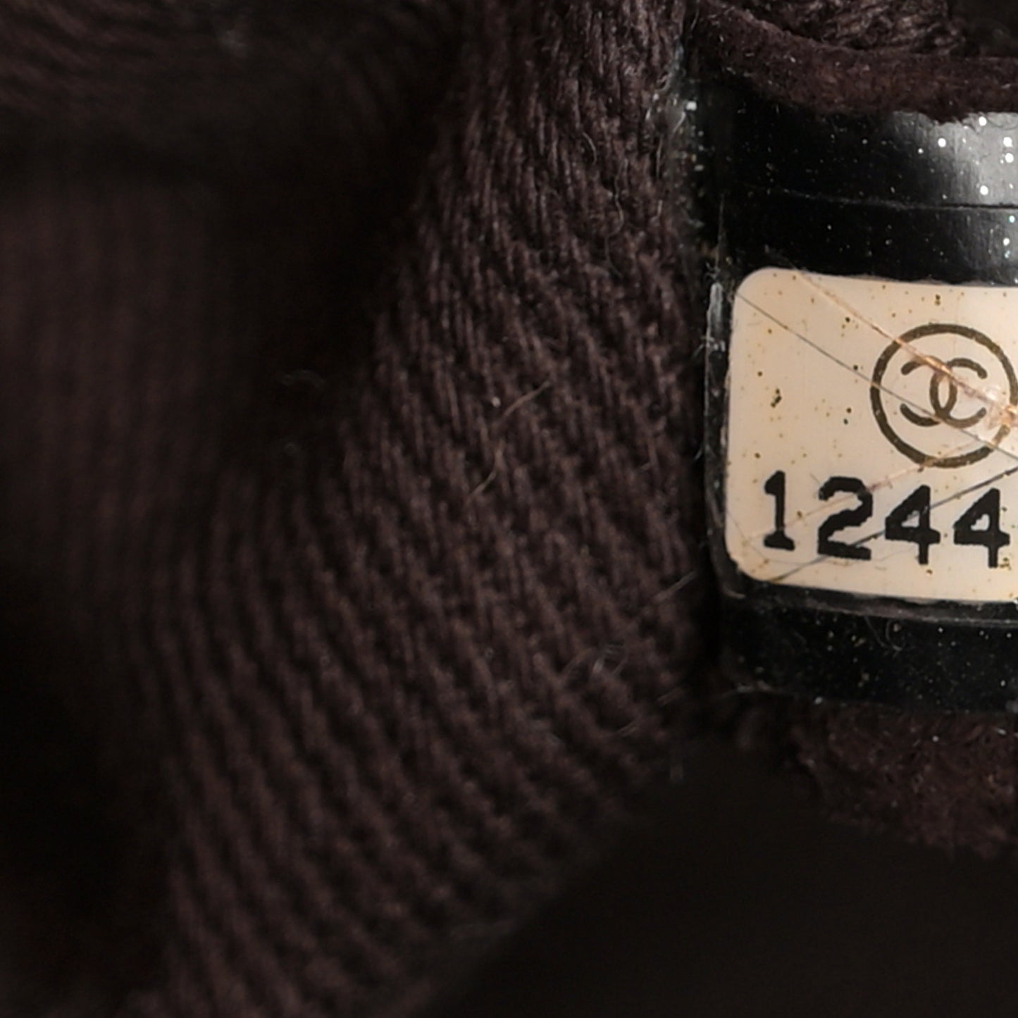 Caviar Large CC Tuck Tote Brown