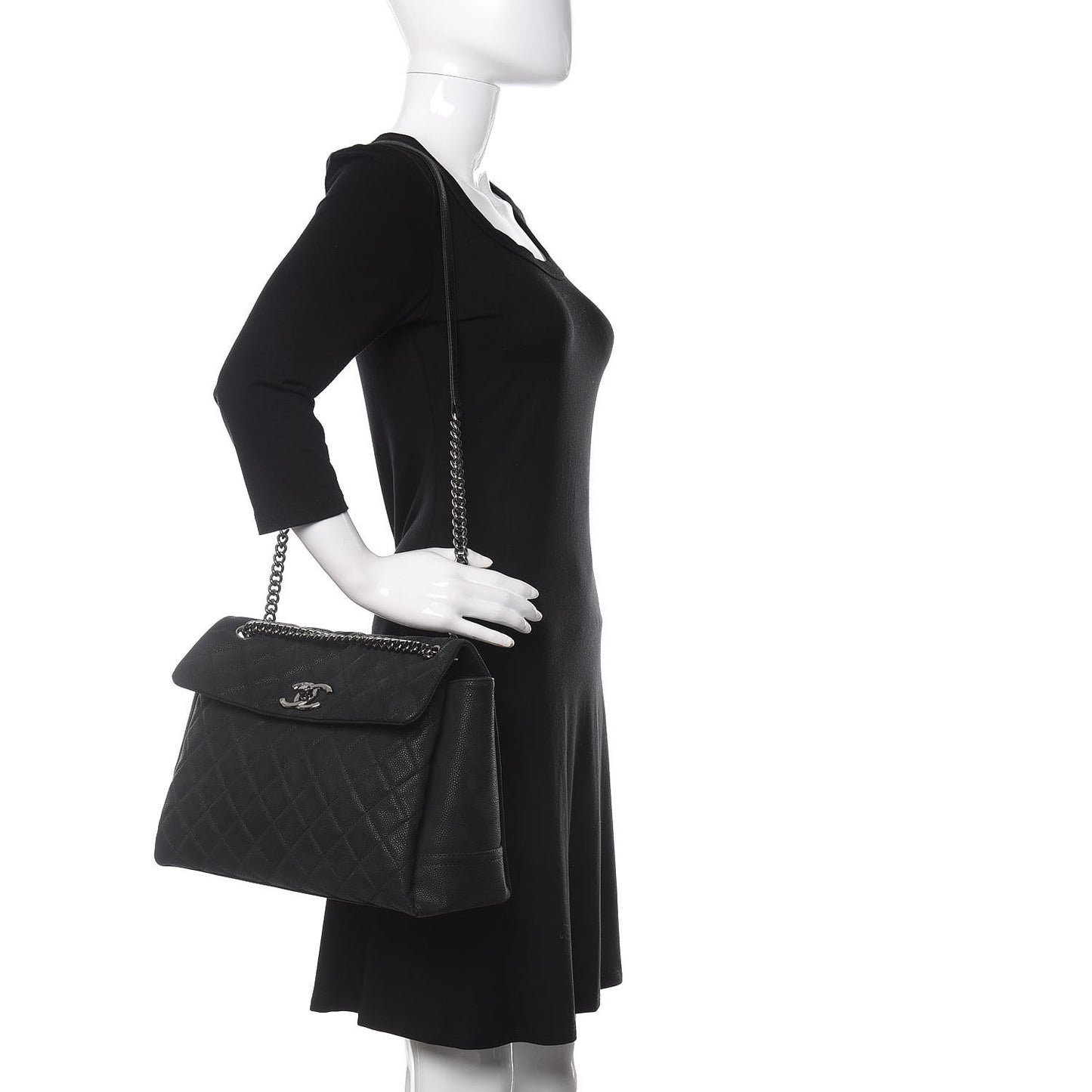 Iridescent Caviar Medium Lady Pearly Flap Black
