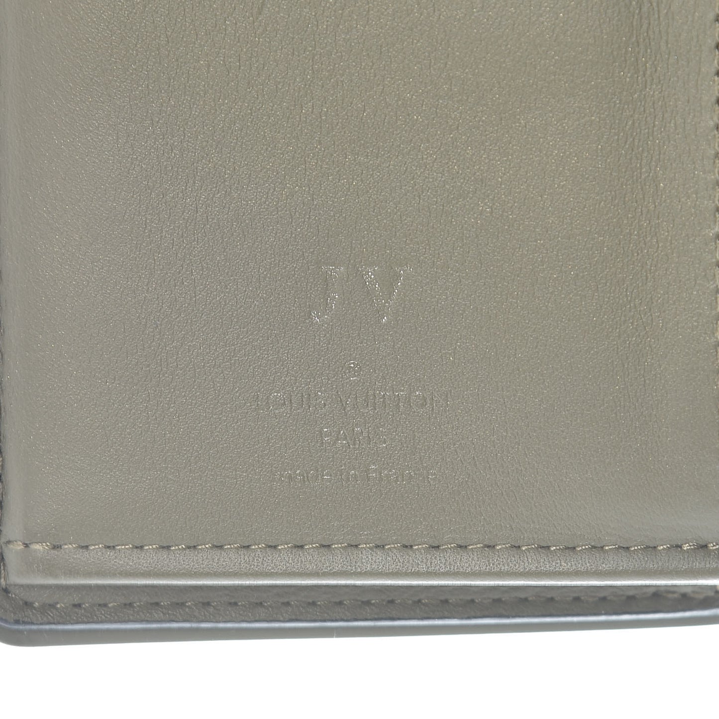 Damier Graphite Brazza Wallet Kaki