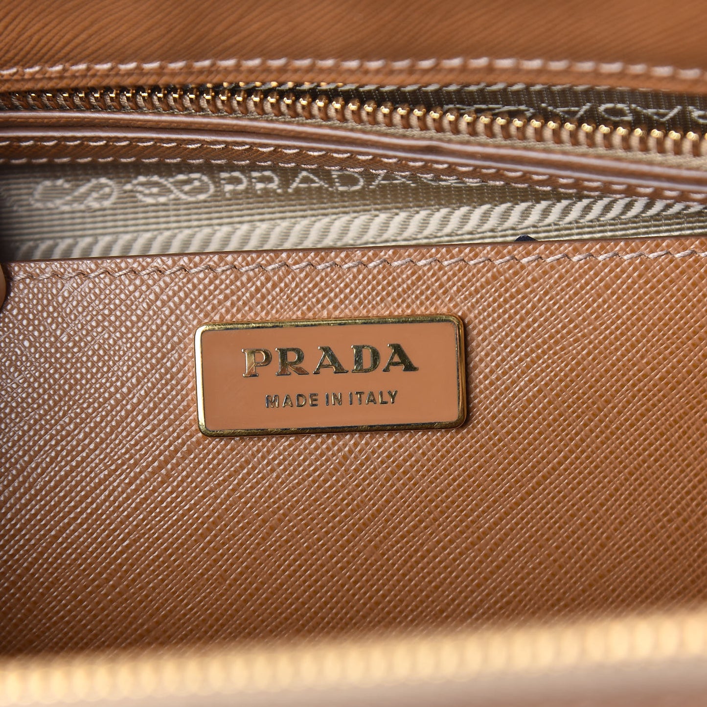 Saffiano Medium Galleria Double Zip Tote Caramel