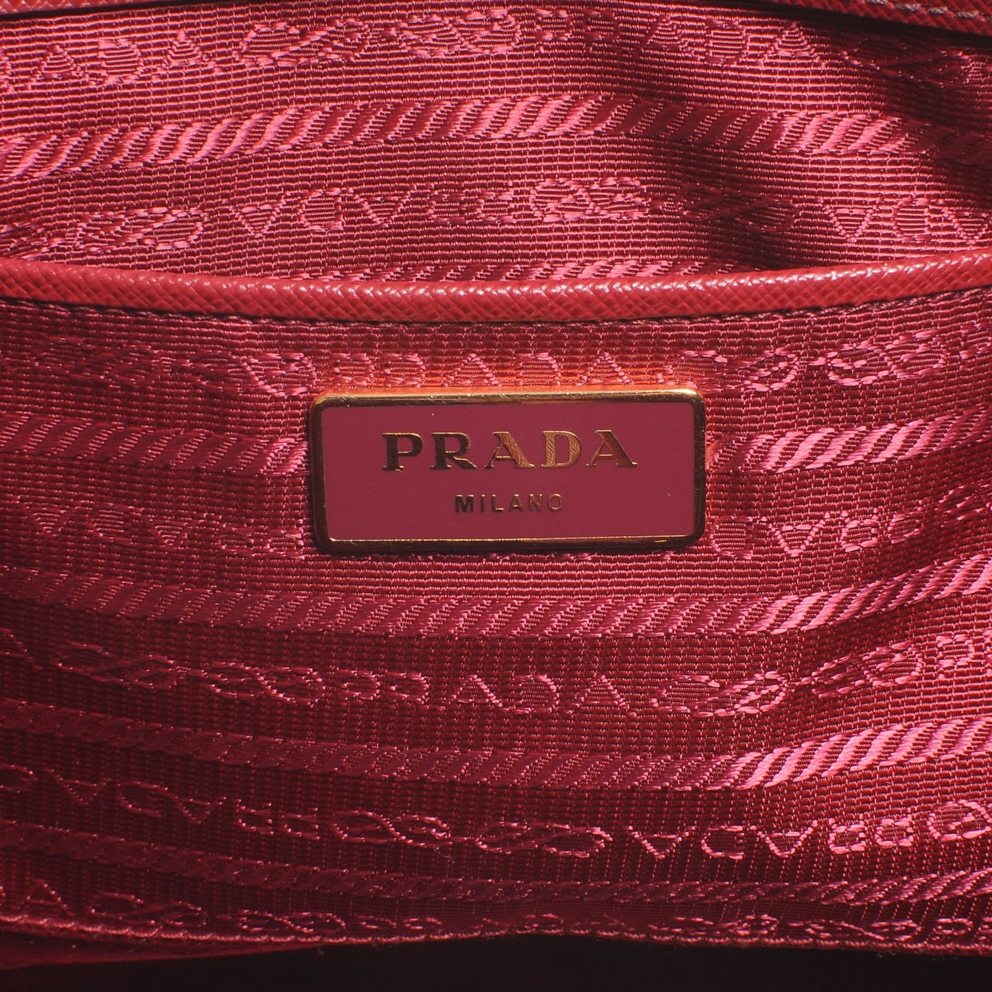 Saffiano Lux Medium Tote Rubino