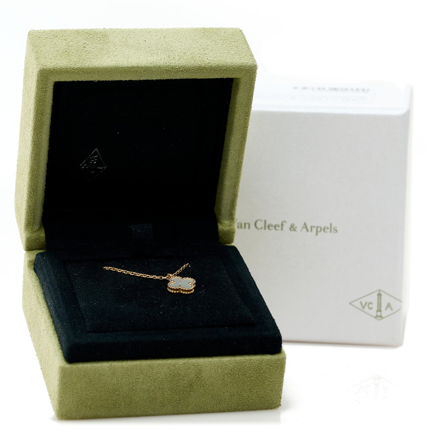 18K Yellow Gold Mother of Pearl Sweet Alhambra Pendant Necklace