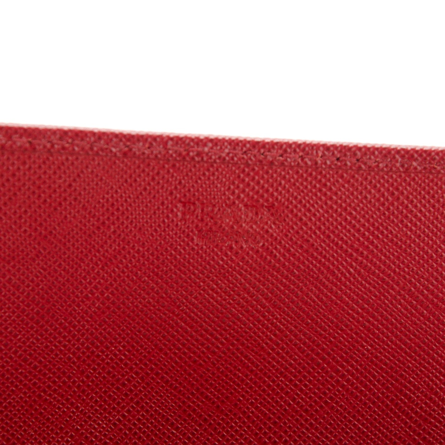 Saffiano Metal Oro Chain Wallet Fuoco