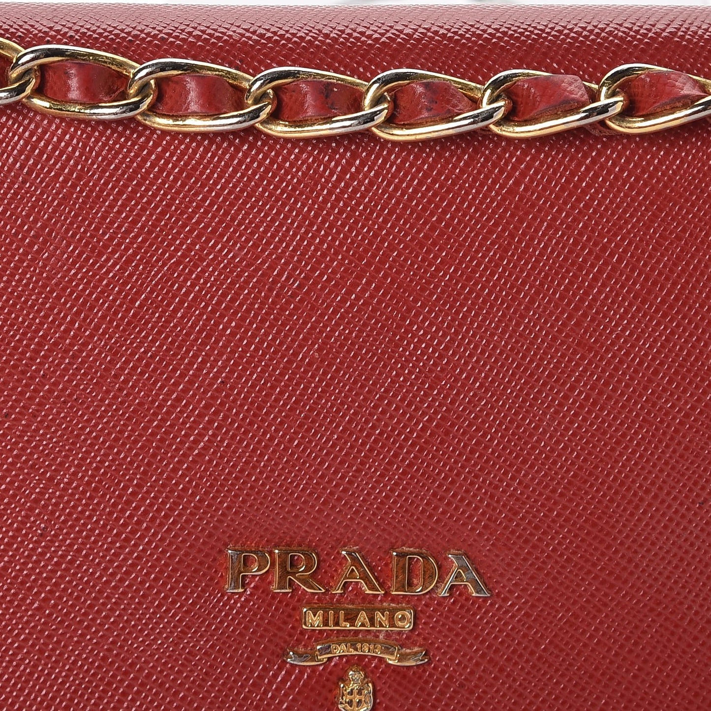 Saffiano Metal Oro Chain Wallet Fuoco