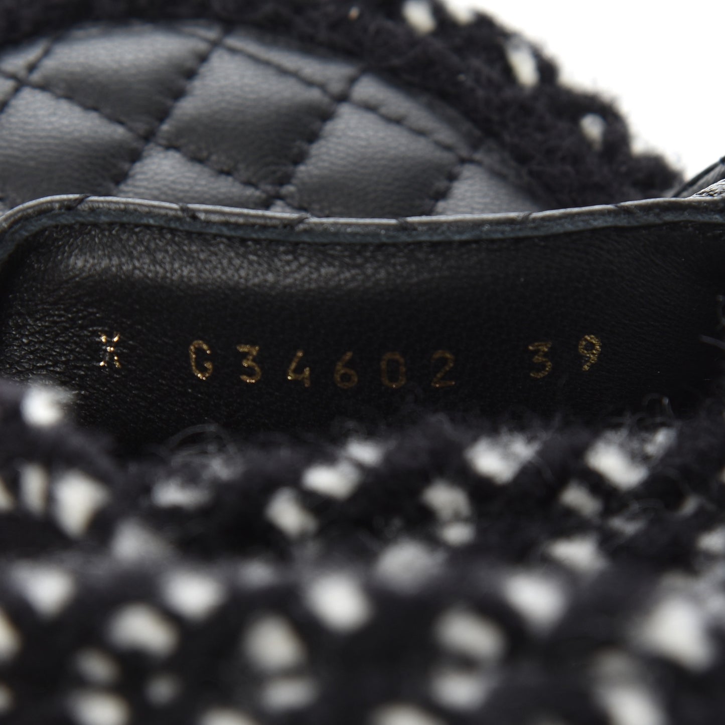 Cord Lambskin Quilted Logo Sandals 39 Black White