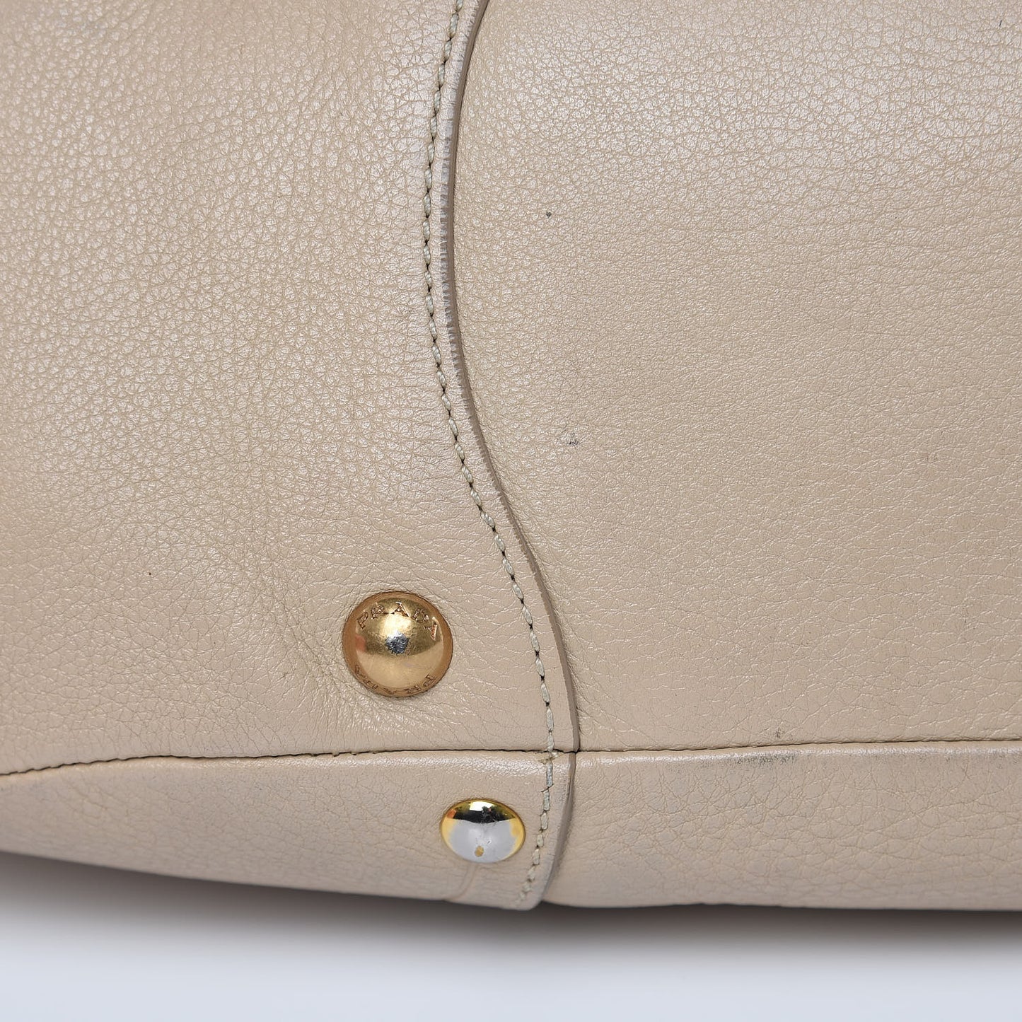 Vitello Daino Pushlock Tote Sughero