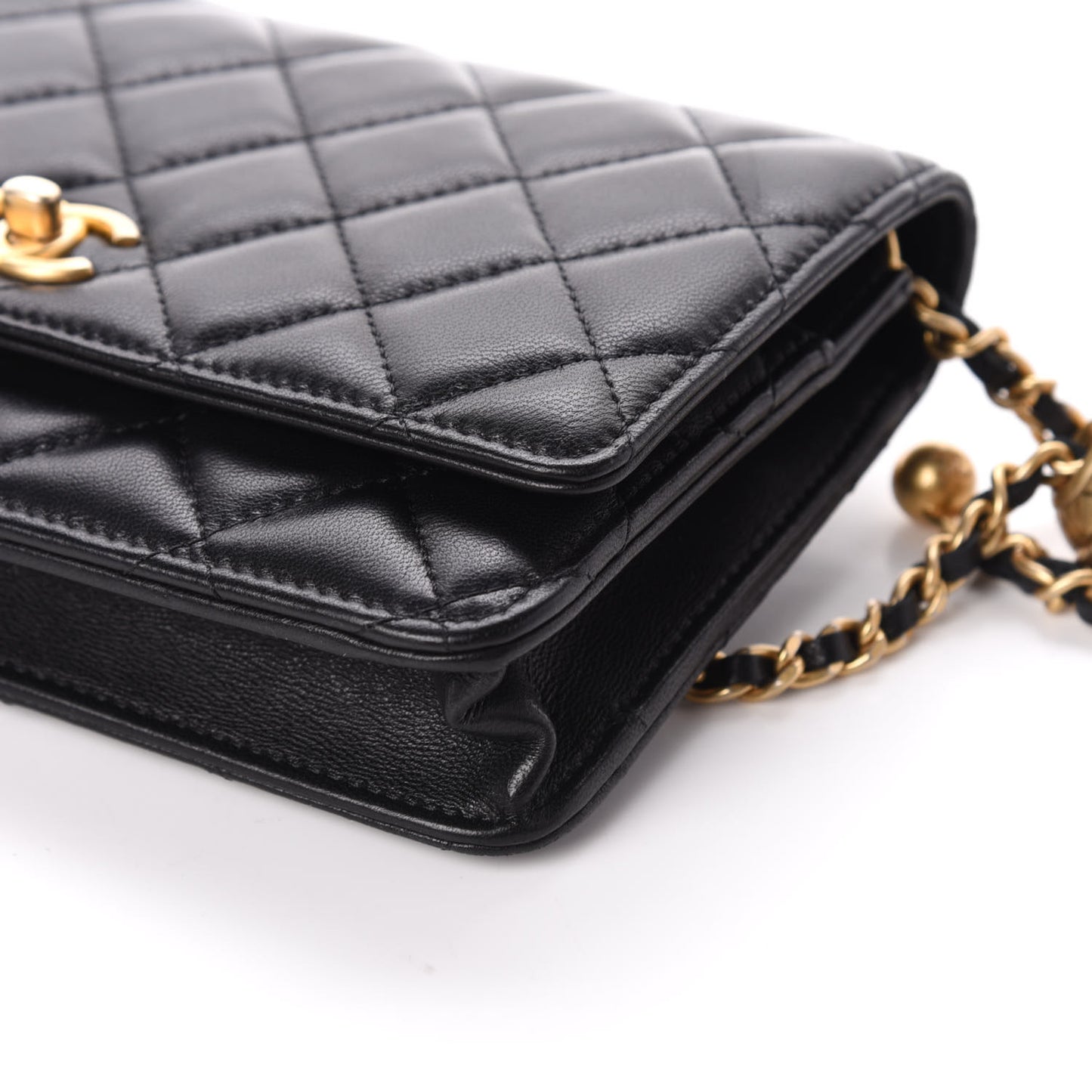 Lambskin Quilted CC Pearl Crush Wallet on Chain WOC Black