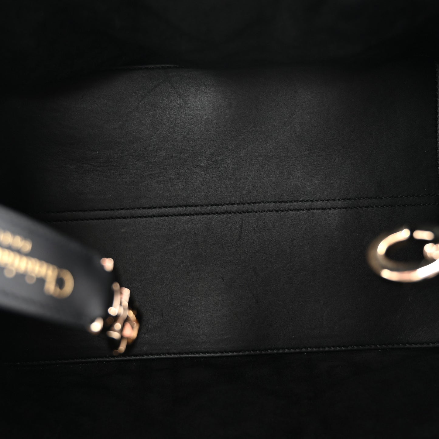 Calfskin Macrocannage Medium Toujours Black