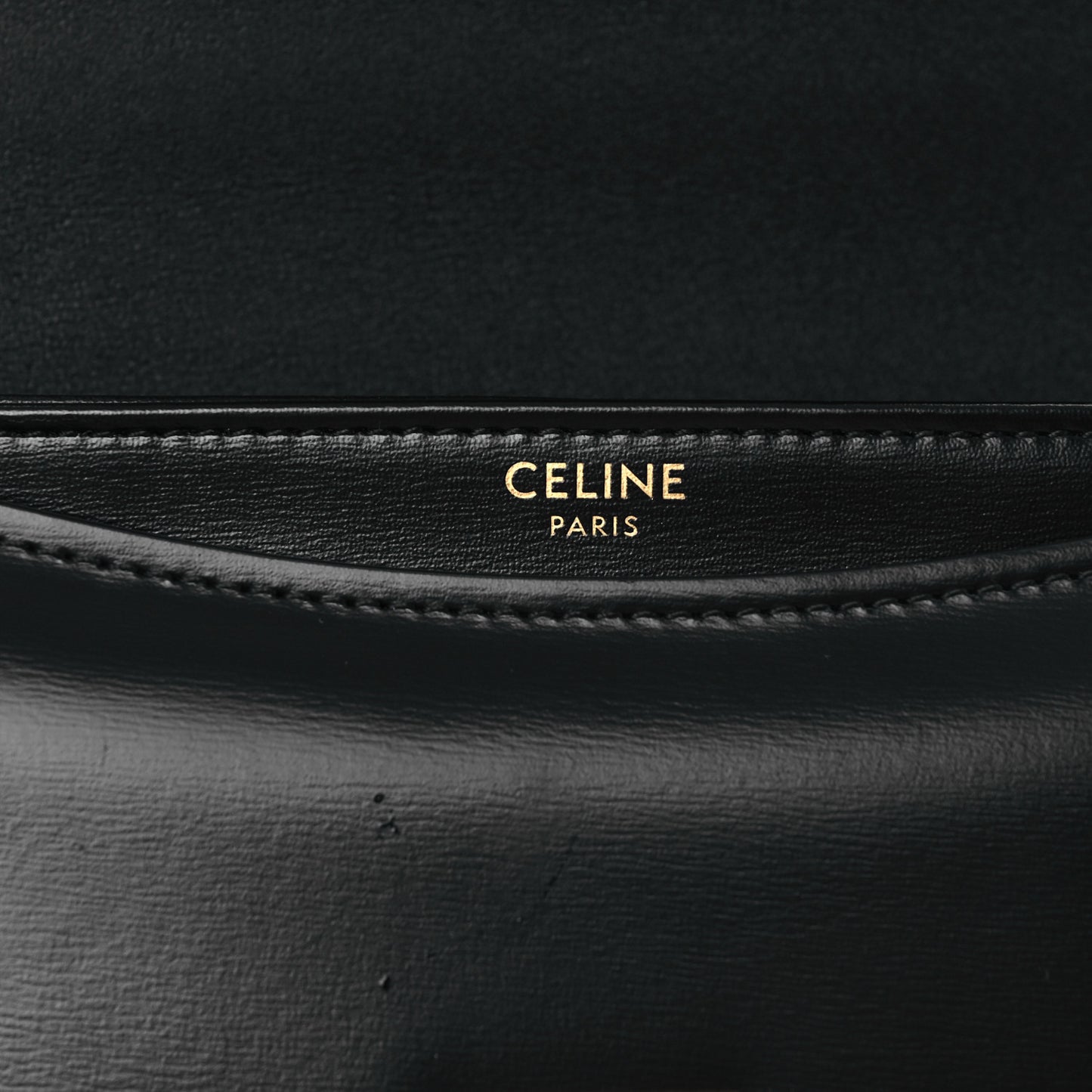 Shiny Calfskin Besace Clea Chain Triomphe Black