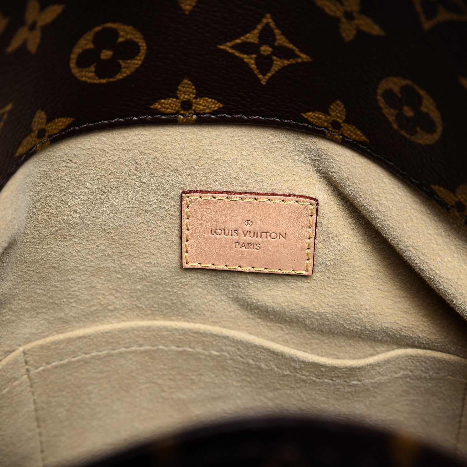 Louis Vuitton Monogram Artsy MM 6 of 10
