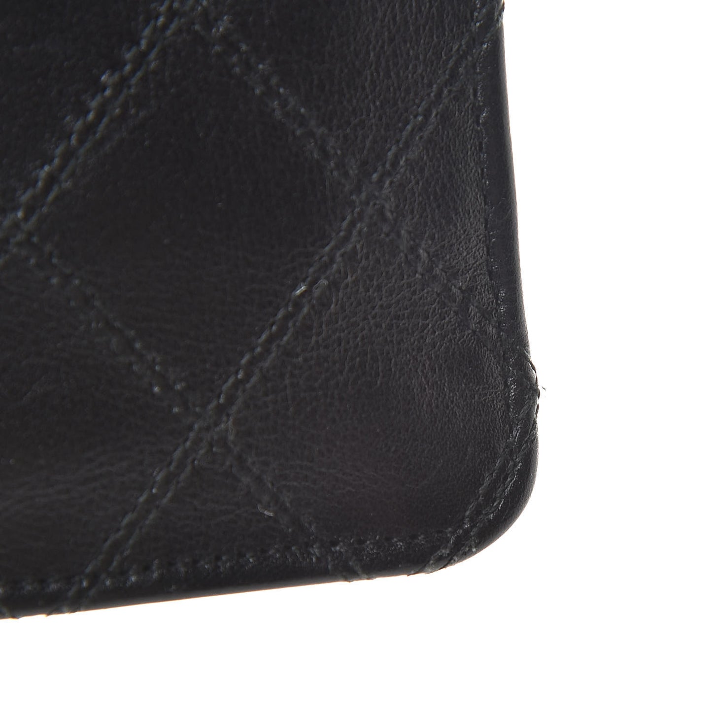 Lambskin Diamond Stitch Compact Pouch Black