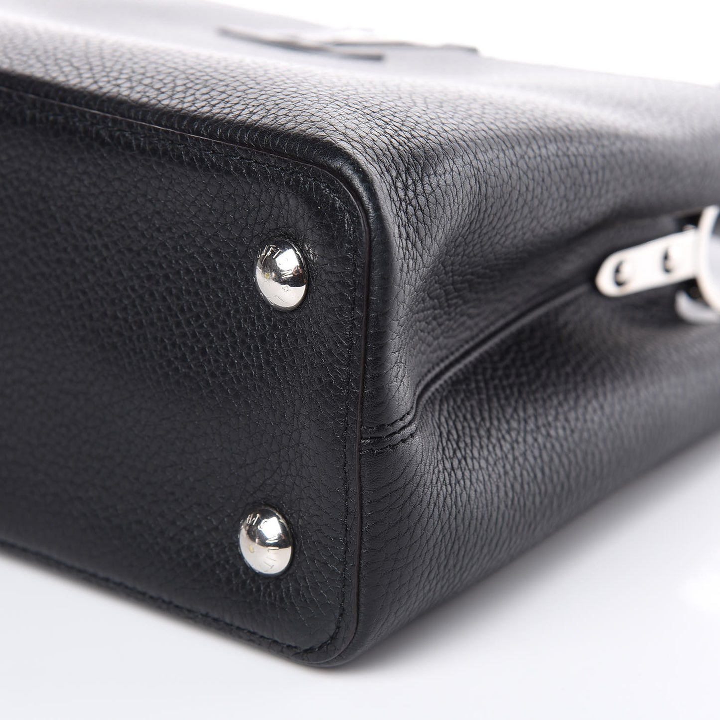 Taurillon Capucines PM Black