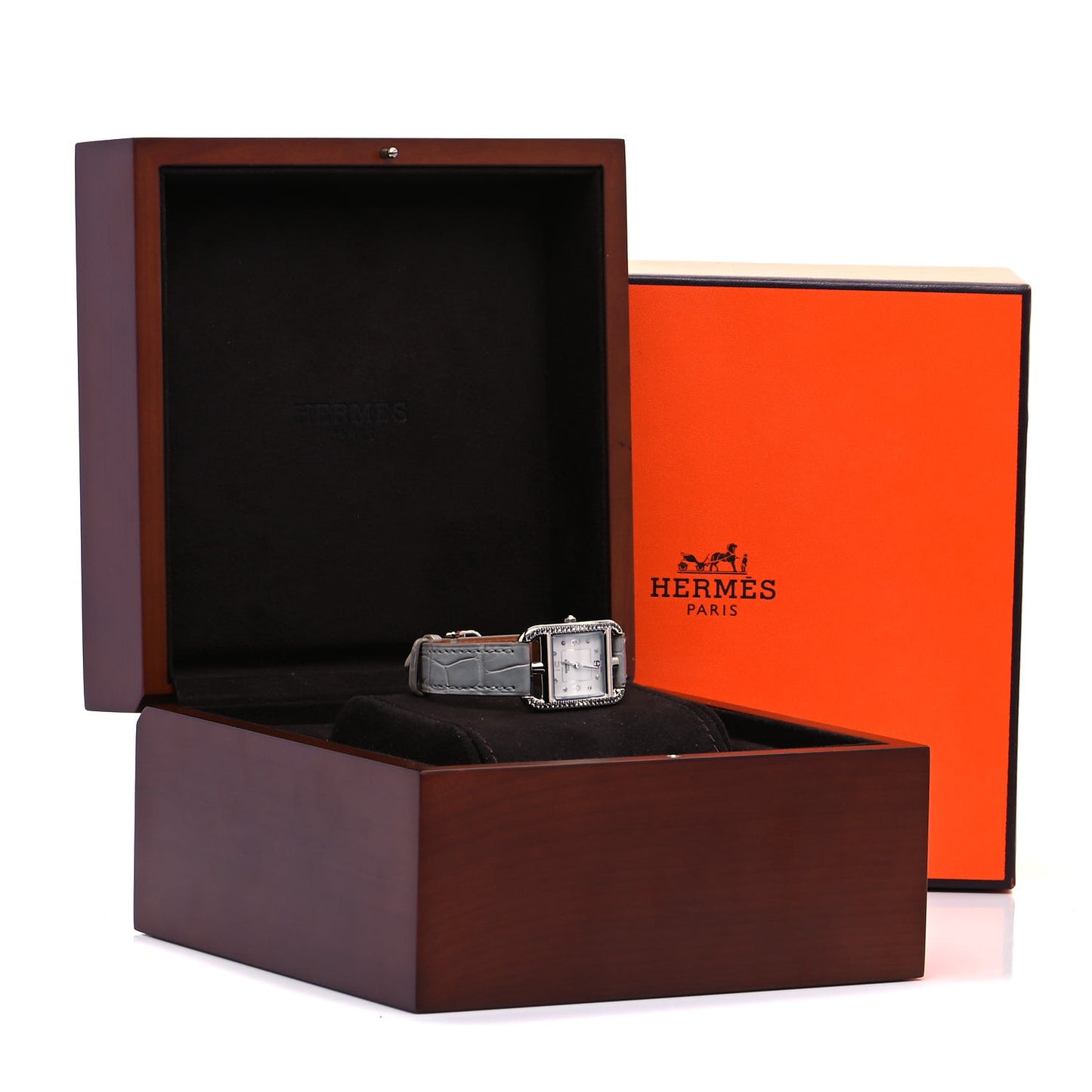 Stainless Steel Alligator Diamond Bezel Grey Sapphire Mother of Pearl 23mm Cape Cod Quartz Watch Gris Perle