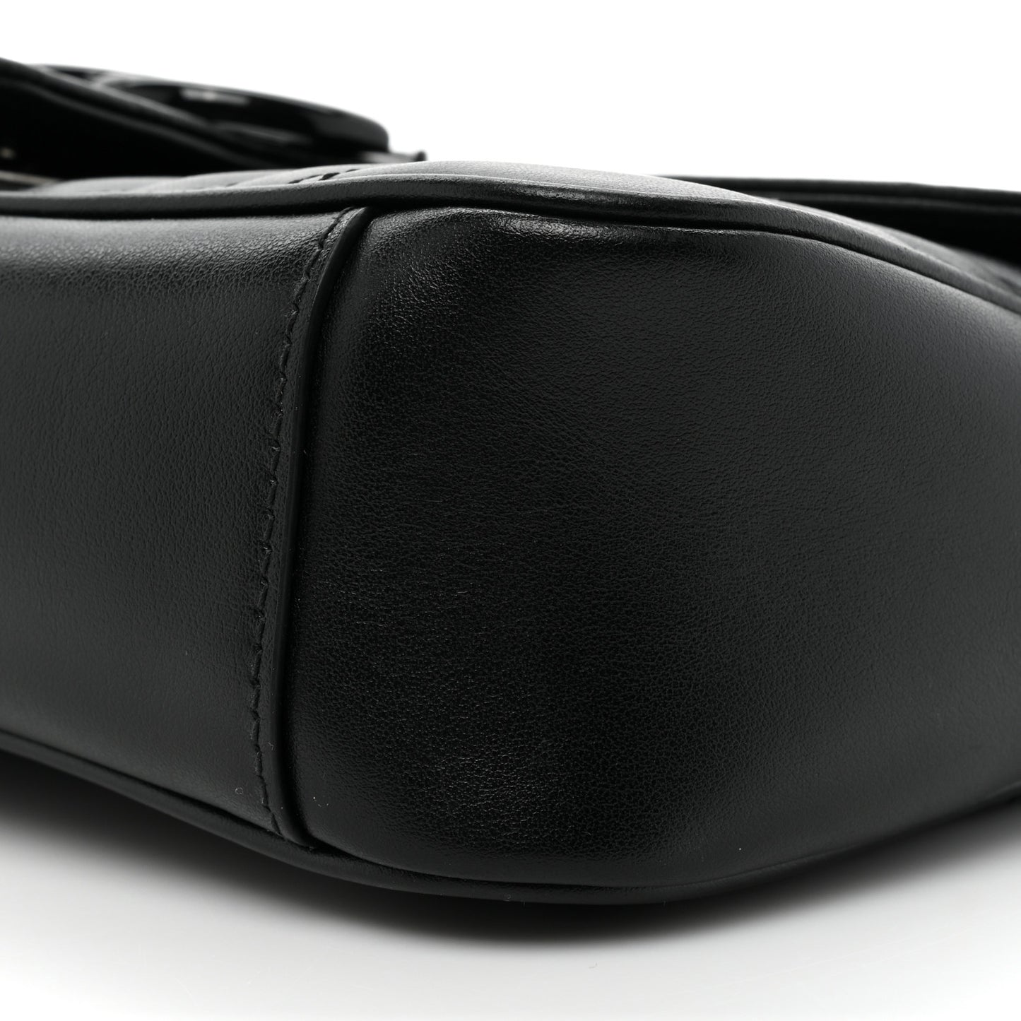 Calfskin Matelasse Monochrome Small GG Marmont Shoulder Bag Black