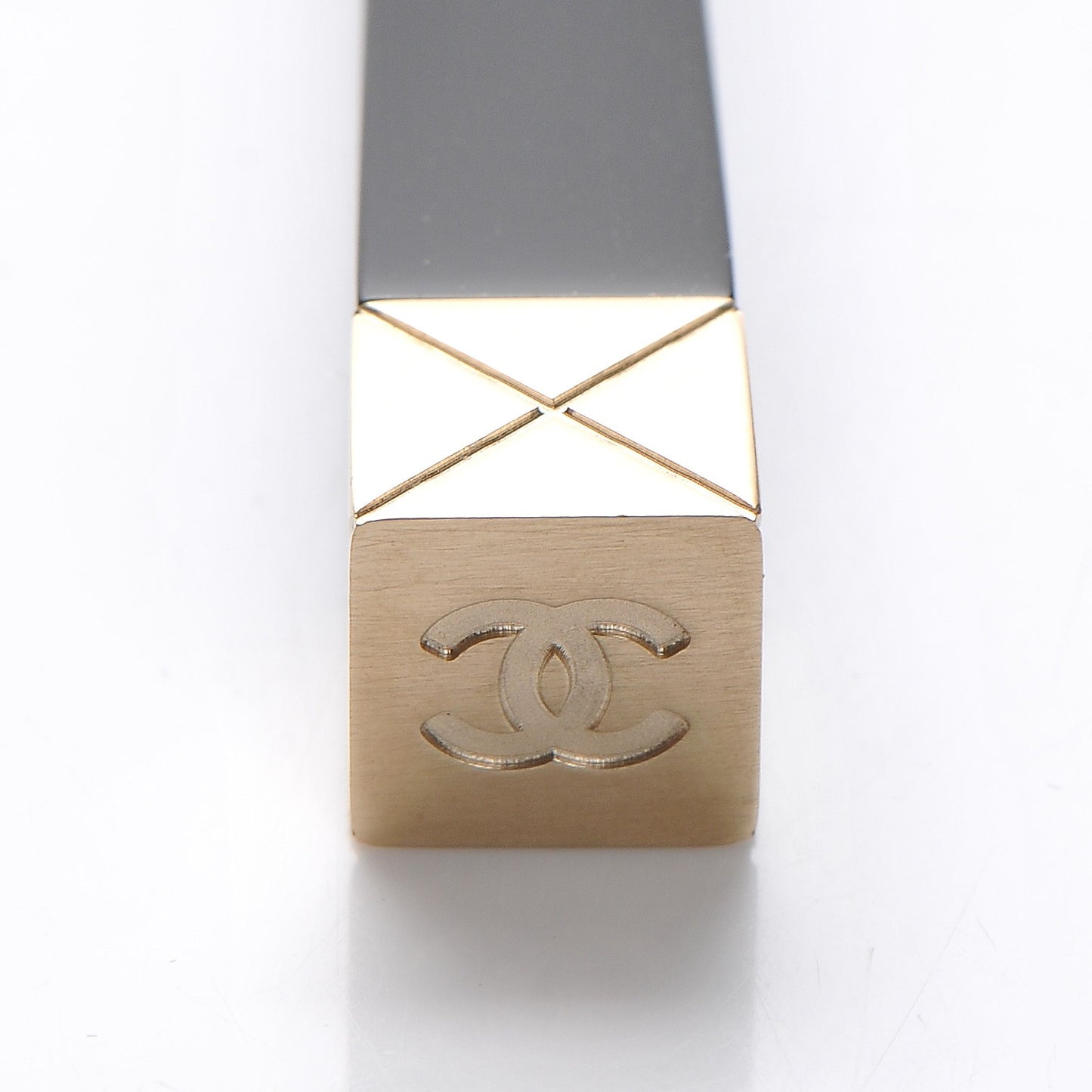 Quilted CC Hair Pin Gold