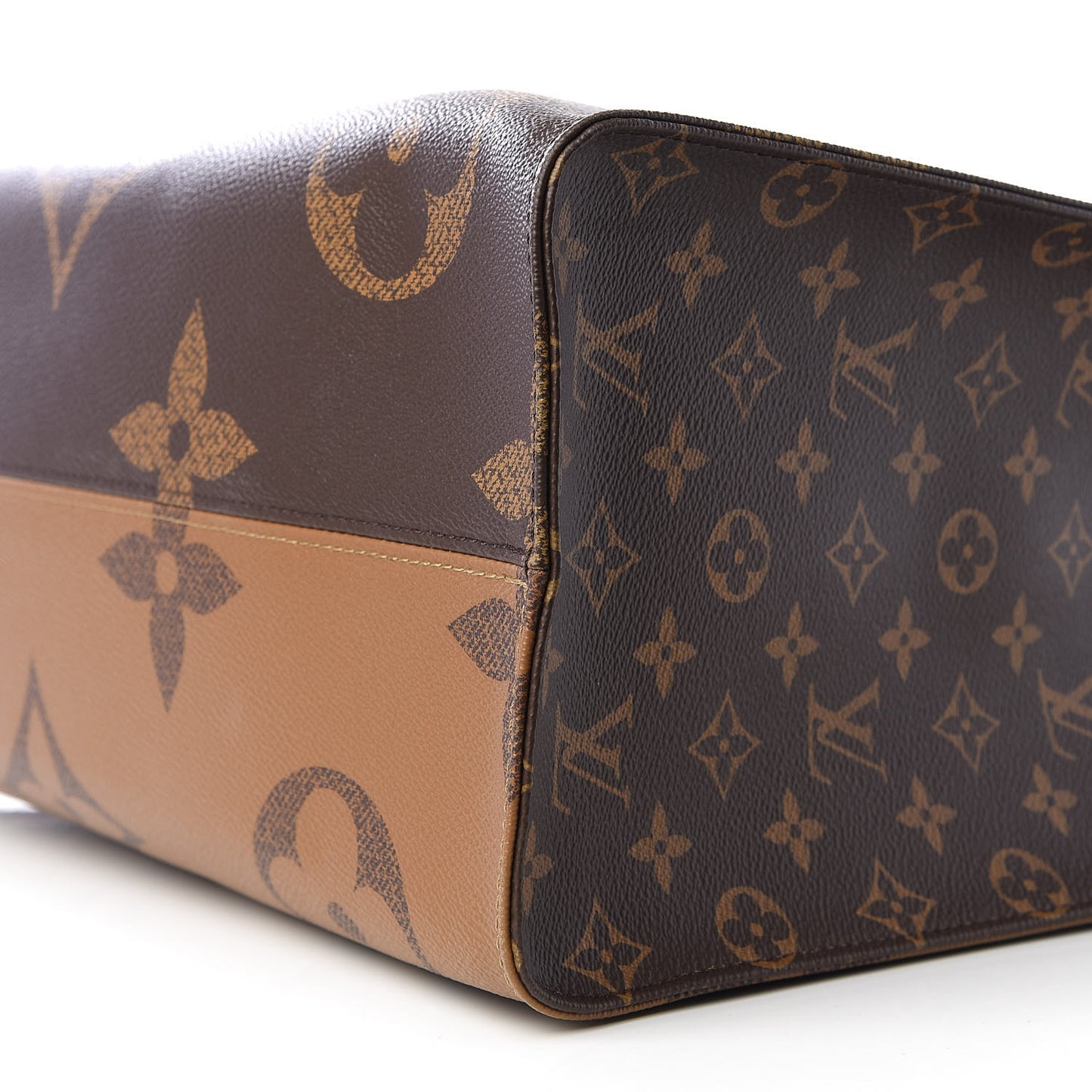 Reverse Monogram Giant Onthego GM