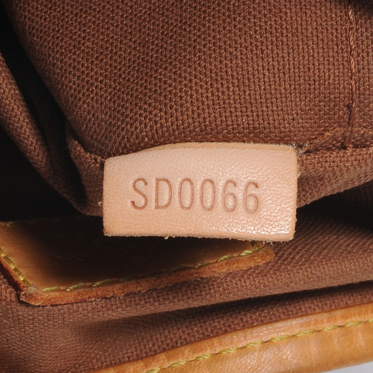 Louis Vuitton Monogram Batignolles 7 of 7