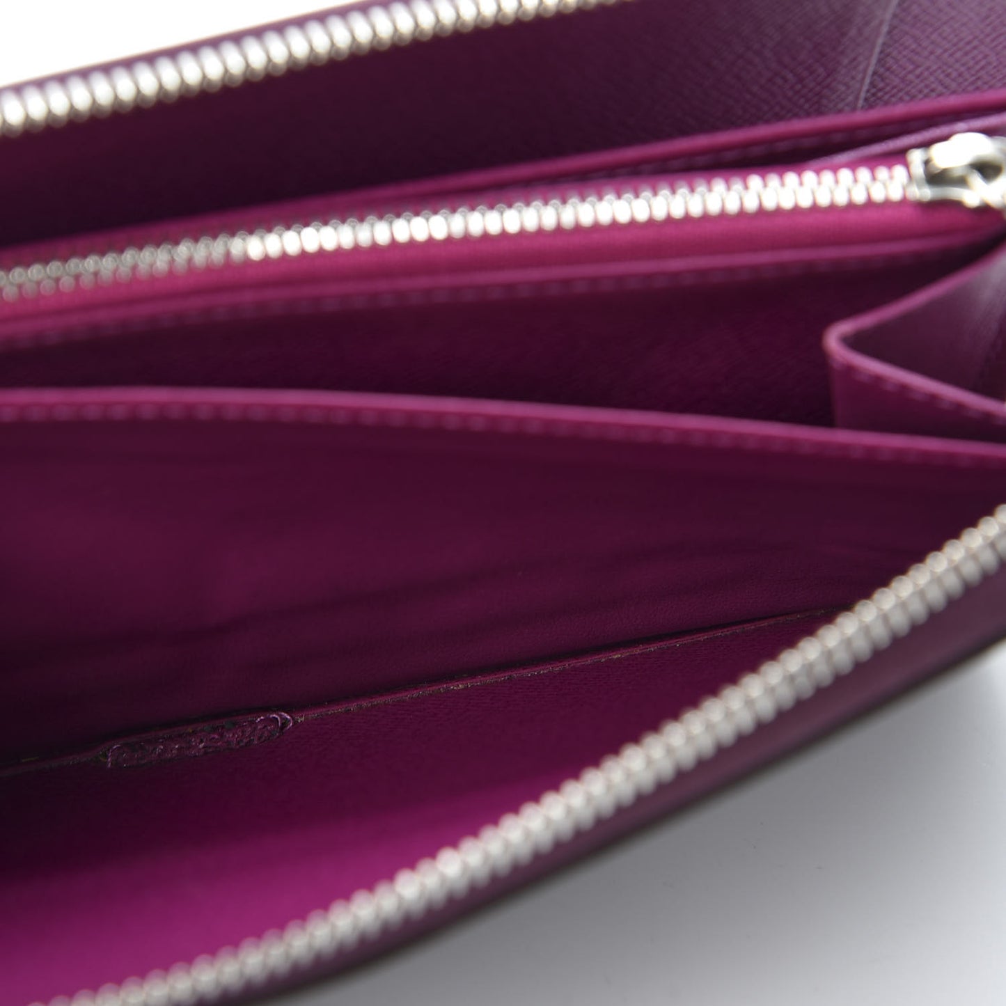 Epi Zippy Organizer Wallet Cassis