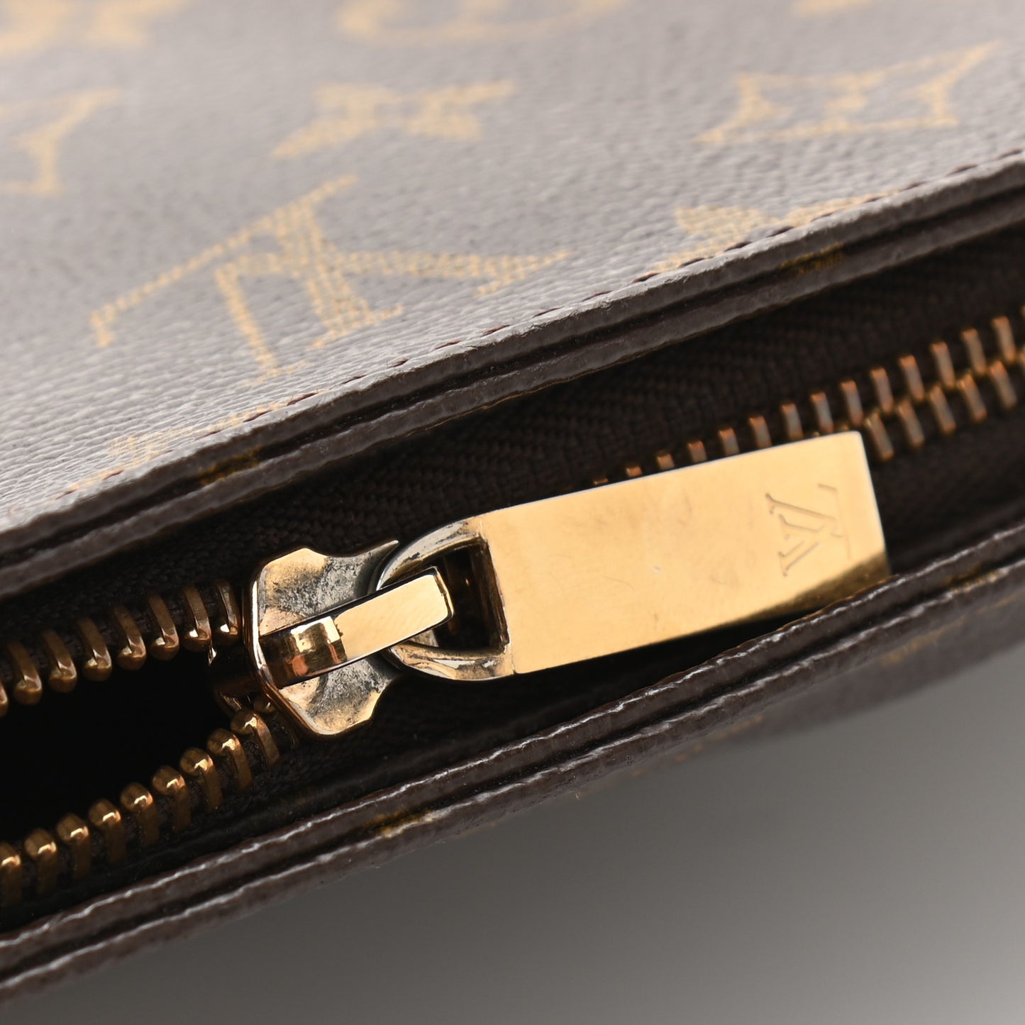 Monogram Trotteur