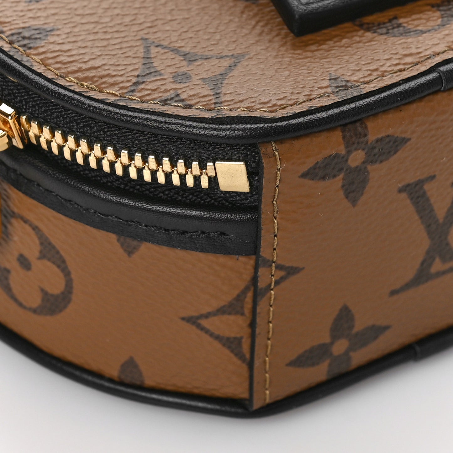 Reverse Monogram Mini Boite Chapeau